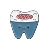 Denti carini Perni smaltati da dessert Spille creative dei cartoni animati che proteggono la salute dentale Distintivo da bavero per zaino, vestiti, gioielli, regalo