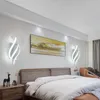Lampa ścienna światło zakrzywione w sypialni noc 3000K tło salonu 1280 lm minimalistyczne dla