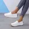 Scarpe casual Décolleté estivi da donna Tacchi bassi Sneakers slip-on in rete traspirante con zeppa Taglie forti Moda donna vulcanizzata