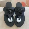 مصمم الأزياء Slippers Sandals الصيف الأولاد والبنات صندل الشاطئ النساء المطبوعة النعال المطاطية الصلبة