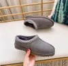 2024 Hot Man Women Tasman Slipper Snow Boots Sheepes Sheepskin Plush Fur Atting Boots with Card Guperbag Slippers Gifts Beautiful 003