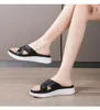 Slippare Summer Sandals Outdoor Lightweight Wedge Casual Women Elastic Band Platform Beach nyaste sommaren med Box SZ 36-45