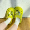 Slippers d'été sandales des sandales féminines avec des trous à la mode extérieure softsole mignons Antisiskide épais bas