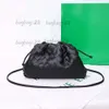 Bolsos de hombro Bolso de mano tejido de lujo Mini bolsa de diseñador Correa para mujer Hombre Cuero real Bolsos de embrague con cuerpo cruzado Bolsos de fin de semana Monedero Oro Plata Tejido Nube Sling Bag