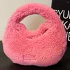 Väska kvinnor fluffy tote handväska söt crossbody påse casual fuzzy axel mångsidig vinter dating handväska