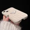 Topp Luxury Triangle typskylt Designer Telefonfodral för iPhone 15 Pro Max 15Plus 14Pro 13 12 11 P Fashion Creative Phone Case