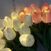10 Heads LED Gloeiende Kunstbloem Boeket Decoraties voor Huis 33 cm Fake Tulp Kerstverlichting Pasen Bruiloft Decor Outdoor 240313