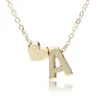 Colliers pendentifs 2024 mode petit coeur délicat collier initial avec nom de l'alphabet adapté aux femmes pendentif bijoux accessoires cadeaux L2404