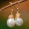 Boucles d'oreilles pendantes naturelles faites à la main, perle baroque blanche, or 14 carats, pierres précieuses pour enfants, manchette d'oreille de mariée personnalisée, lustre décontracté