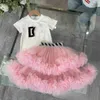 Klassiker Prinzessin Kleid Babykleidung Designer Kinder Tracksuits Größe 90-150 cm Mädchen bestickte Buchstaben T-Shirt und rosa Spitze Langrock 24mar