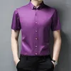 Herrklänningskjortor Summer Slim Fiting Business Work Shirt Casual Handsome Turndown Collar Kort ärm för män Soild Bluses Fashion