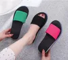 Tofflor kvinnors ensidiga flip flops sommar tjock sula sandaler ytterkläder casual strand gai flip-flo plattform färgglad gladiator tjock regnbåge 36-41