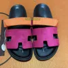 Designer sandaler tofflor för kvinnors claquette chypre sandal noir kalvskinn läder rosa svartbrun damer vintage plattform tofflor glider sommarskor storlek 35-42