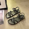 Nieuwe Platte Sandalen Voor Dames Zomer Sandaal Damesmode Crossover Slippers Romeinse Stijl Casual Outdoor Strand Schoenen 240228