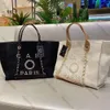 2024 Designer Large Capacity Beach Bags Luxury Pearl Seaside Ladies Shoulder Handbags Shopping Bag Fashion Duffel Bags Handbag Wallet