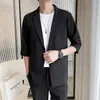 Blazer estivo a maniche corte da uomo slim fit moda sociale giacca elegante da uomo coreano abito casual formale da ufficio 240318