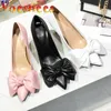 ドレスシューズVoesnees Stileetto Women Pumps 2021春と秋の新しいBig Bow Mid-Heel Poinded Toe Single Professional Heelsw3 H240321