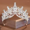 Haarclips Itacazzo Bruidshoofddeksels Kroon Zilver Kleur Klassiek Tiara's Geschikt voor damesbruiloft Verjaardagsfeestje voor meisjes