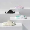 Terlik 2023 Yeni Platform Yumuşak Eva Erkekler Moda Flip Flops Unisex House Ayakkabıları Banyo kaymaz slaytlar kapalı açık sandalet H240325