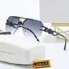 Stilvolle quadratische polarisierte Sonnenbrille von Polarizer zum Autofahren.Angeln UV400-Schutz mit Box