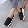 Scarpe casual Décolleté estivi da donna Tacchi bassi Sneakers slip-on in rete traspirante con zeppa Taglie forti Moda donna vulcanizzata