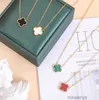 18k Gold Plated Necklaces Luxury Designer Necklace Flowers Four-leaf Clover Cleef Fashional Pendant Wedding Party Jewelry No Box QQSR