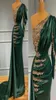 2022 Off Shoulder Prom Dreess Dark Green Sexy Crystal Split Side High Sexy Evening Gowns 형식 Bridemaid 드레스 BC11179 03285666746