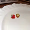 스터드 귀걸이 미나 카웨어 레드 컬러 에나멜 라인트 톤 딸기 시뮬레이션 여성을위한 과일 금도 도금 합금 캐주얼 보석