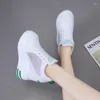 Swobodne buty wysoka platforma Kobiety Sneakers 2024 Stylowa gęsta podeszwa 11 cm oddychająca siatka chodząca zapatos mujer