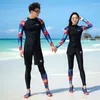 Maillots de bain pour femmes 2024 Couple hommes trois pièces combinaison de plongée à manches longues maillot de bain imprimé professionnel plage surf