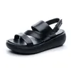 Nouvelles sandales polyvalentes à fond plat pour femmes, chaussures à bout ouvert, sandales d'été à semelles épaisses pour femmes 240228