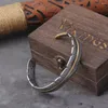 Браслеты-подвески, индивидуальный винтажный браслет с перьями серебряного цвета, открытый для мужчин, регулируемый браслет, ювелирное изделие, подарок на запястье с деревянной коробкой