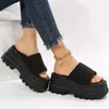 Slippers 2023 Summer New Women Women Plataforma de banda única Sandals Black Nylon Chunky Wedges Slipper H24032502