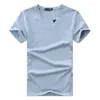 Herrenanzüge A2266 Plus Size T-Shirts Sommer Casual V-Ausschnitt Atmungsaktiv Marke T-Shirt Männer Kurzarm Einfarbig Baumwolle Tops Tees