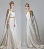 Fancy Elegant Zuhair Murad Avondjurken Goud Applicaties Satijn Zeemeermin Galajurken Met Cape Sweep Trein Saudi Arabische Formeel Wea4596690