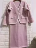 Vestidos de trabalho 2024 coreano chique escritório senhora vestido conjunto elegante branco malha jaqueta colete curto ol temperamento rosa 2 peça