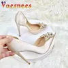 Robe chaussures de haute qualité soie talons hauts 12cm strass papillon brillant mariage blanc perle femmes pointues pompes côté vide h240321iht5