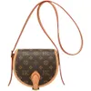 Diagonale tas Designer merk Hong Kong dames herfst nieuw modieus en high-end leer enkele schouder crossbody halfrond zadel