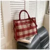 Sac à main de la marque de vente au détail Nouveau sac à main à la main pour femmes Plaid en laine