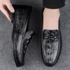 Scarpe casual Mocassini da uomo invernali caldi Mocassini da uomo in vera pelle da uomo leggeri da barca fatti a mano morbidi slip-on