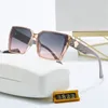 2024 mode designer zonnebril voor mannen vrouwen klassieke houding metalen vierkante frame populaire retro avantgarde outdoor uv 400 bescherming zonnebril