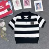 Kvinnors stickor Tees Designer 24 Spring/Summer New Polo Collar Letter Breast Badge Intercolor Stripe Sticked Top For Women Eobe