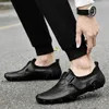 Scarpe casual Estate Sneakers da uomo in pelle traforata bianca con suola in polpo Mocassini da uomo autentici Slip On Outdoor