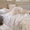 Set di biancheria da letto Fiori in rilievo di lusso Biancheria da letto in cotone egiziano Copripiumino in pizzo chiffon principessa rosa Federe in lenzuolo