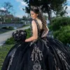 Svart glänsande V-ringning Princess Applicques spetspärlor quinceanera klänning för sveptåg från axelblommor korsett vestidos de 15