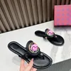 Designerskor Designer Womens Sandals Shoes Slipper SoftvMaterial Slippers Slide Charm Sliders Green Black Brown Naken äkta lyxläder Womens Flat Ummer