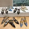新しいバレエの女性デニム・マル・ラインストーンデザイナーサンダルスライドスリッパボウフラットソールドレス品質先の尖ったつま先夏の豪華な靴