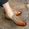 Casual schoenen Designer Loafers Heren Leren kwast Bruin Zakelijke heren puntschoen Zwarte banketjurk