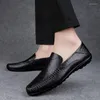 Casual Shoes äkta läder män mjuka ensamma bekväma slip-on manliga loafers mockasins som kör stor storlek 49