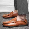 Casual skor män äkta läder original designer loafers mjuka sulor bekväma att köra mockasinlägenheter